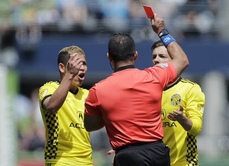 ДА СЕ НЕ ПОНОВИ СЛУЧАЈ ПИШТОЉ: Шпанац суди финале Купа у Грчкој